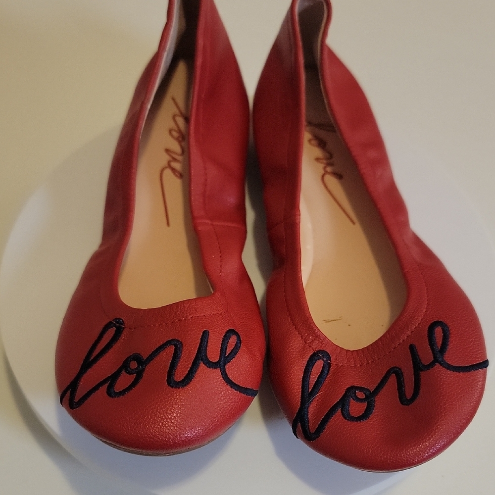 Red Love Embroidered Girl' Flats